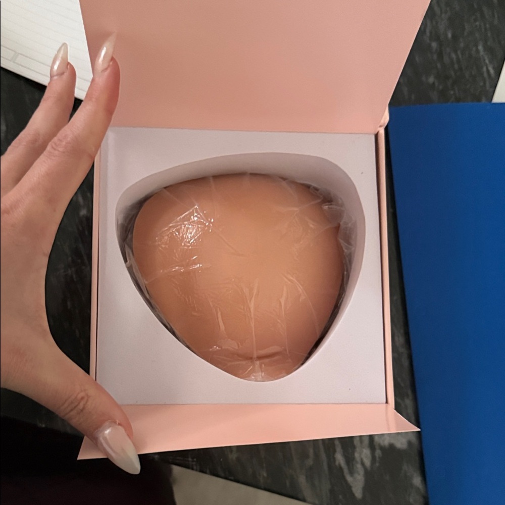 Seamless Adhesive Bra Insert — Light Nude Comfort Lift